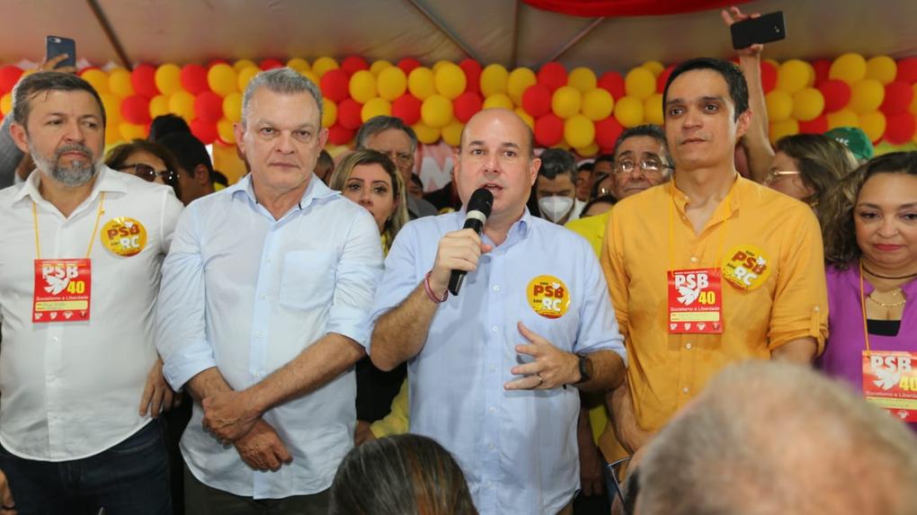 Roberto Cláudio ao lado de Sarto, Denis Bezerra e Élcio Batista na convenção do PSB