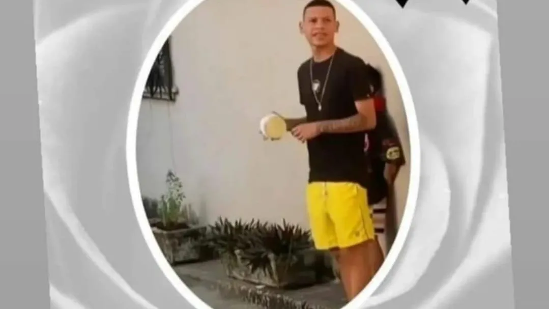 Paulo Vitor Oliveira foi atingido enquanto estava na companhia de amigos.