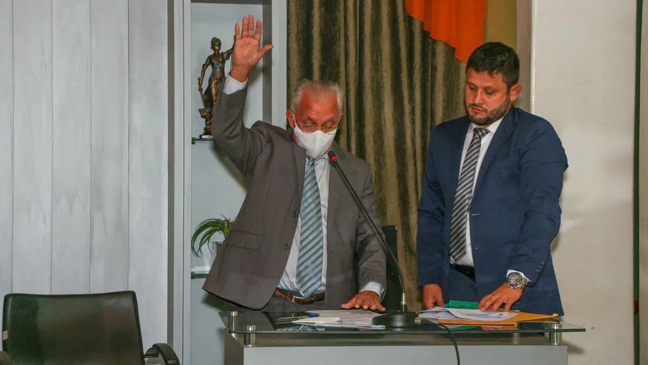 Prefeito Zé Firmino tomando posse