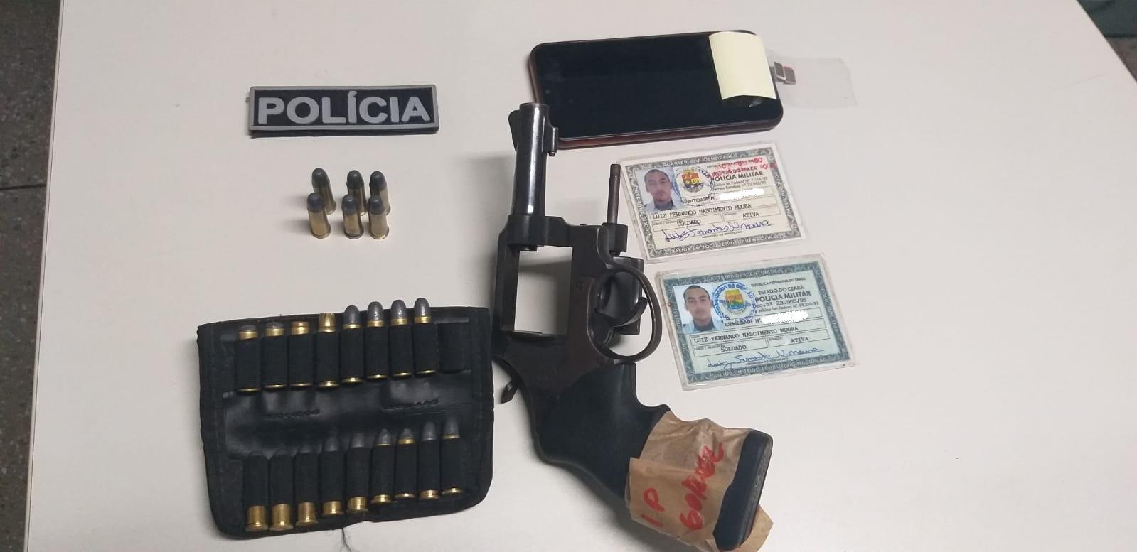 A arma utilizado pelo PM no assalto, um revólver calibre 38, com 17 munições intactas, foi apreendida