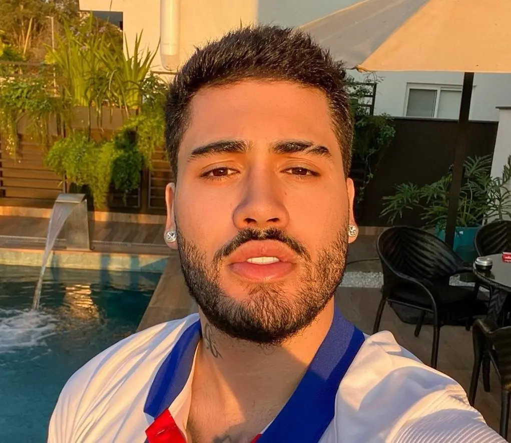Imagem da notícia: Kevinho é hospitalizado e deve passar por cirurgia após jogo de futebol