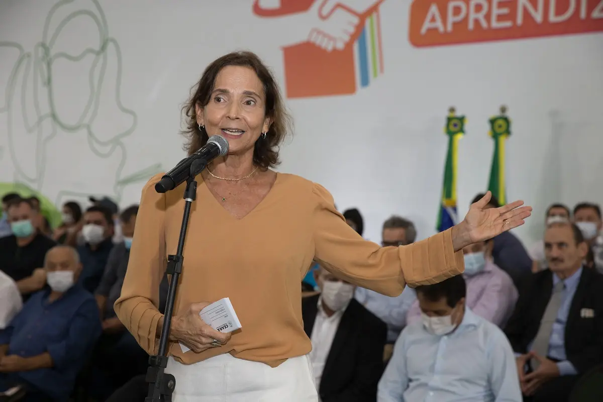 Izolda Cela anunciou desfiliação do PDT no dia 26 de julho