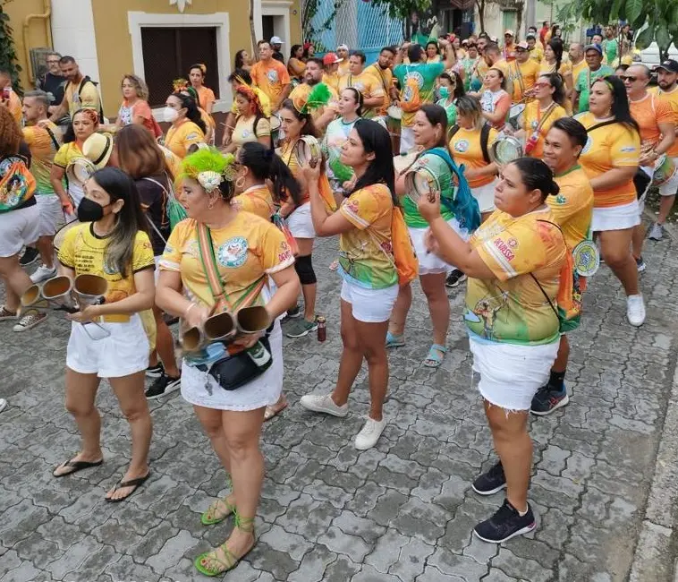 Bloco ocupou as ruas da Praia de Iracema no último sábado (30)