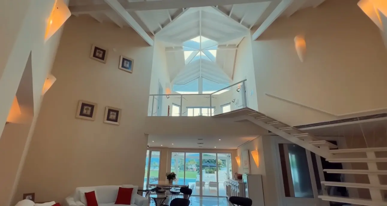 Hall de entrada da casa da Hebe.