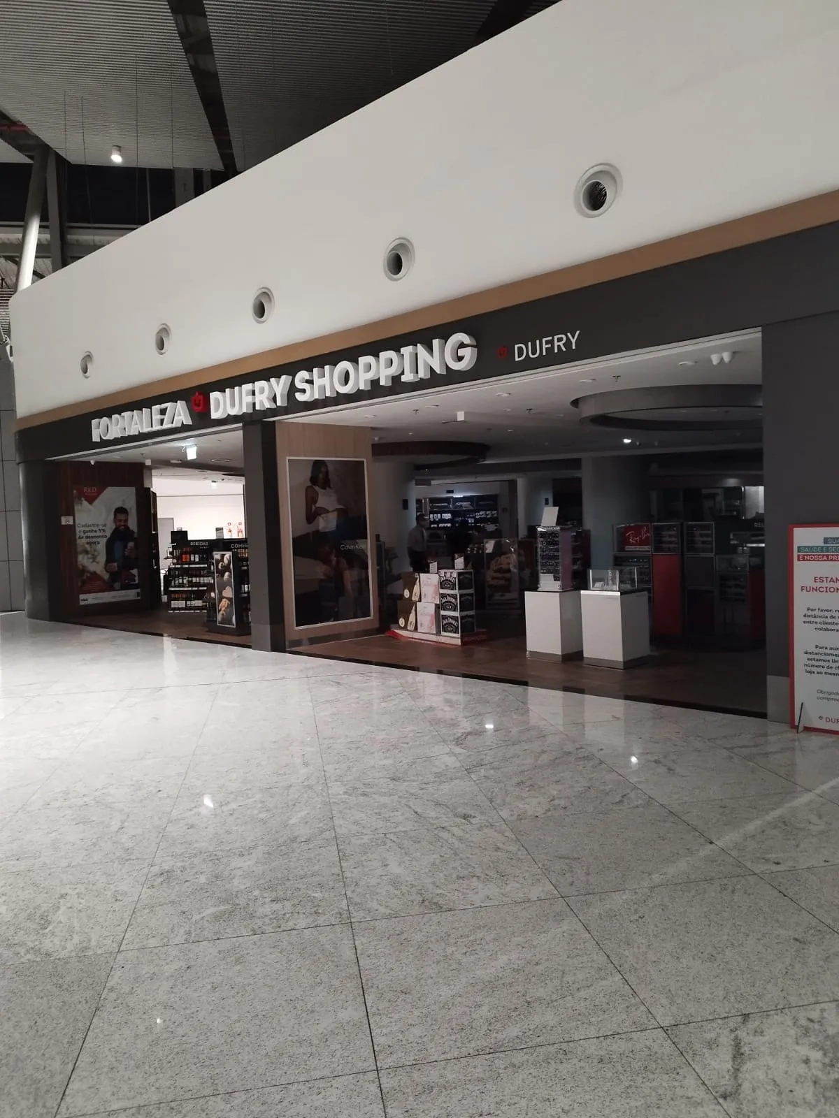 O Dufry Shopping e outras lojas do aeroporto ficaram sem energia