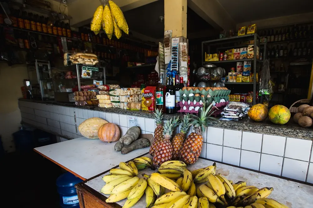 No bairro Mondubim, o Mercadinho São José de “mercadinho” tem só o nome; é bodega das mais tradicionais