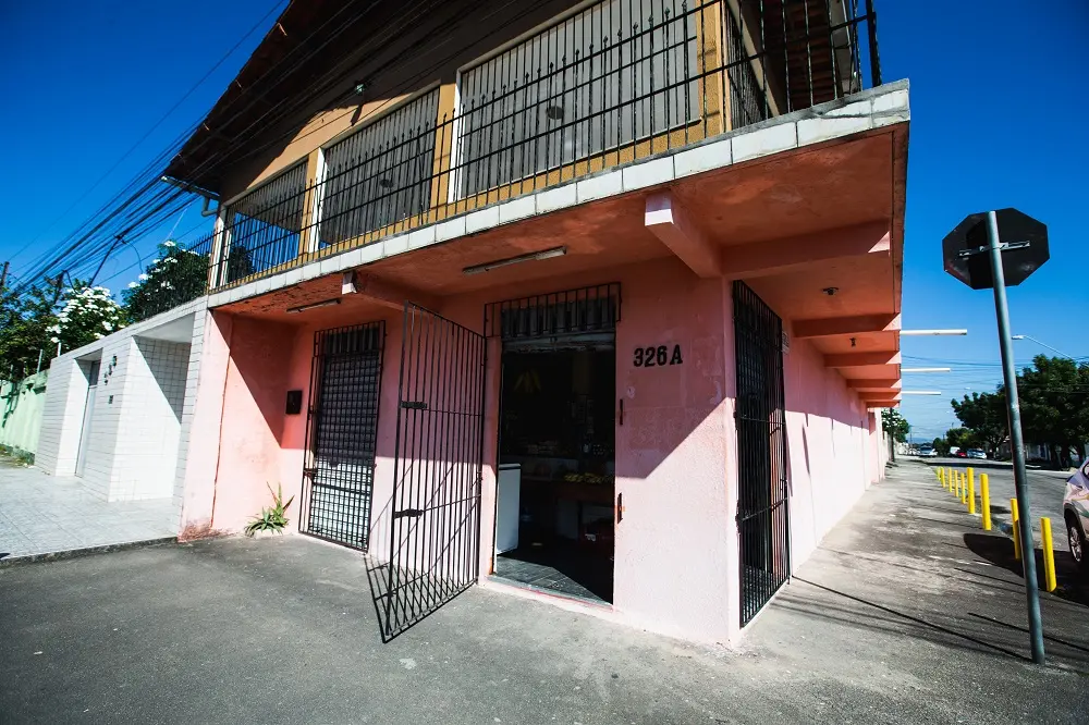No bairro Mondubim, o Mercadinho São José de “mercadinho” tem só o nome; é bodega das mais tradicionais