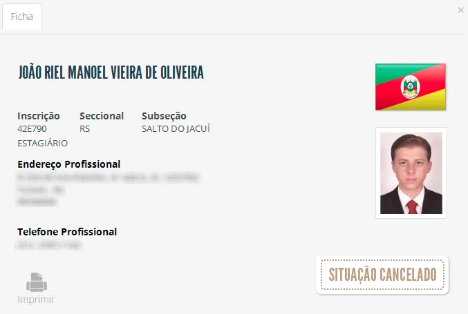 Na OAB ele consta somente como estagiário, sendo que a inscrição já está cancelada