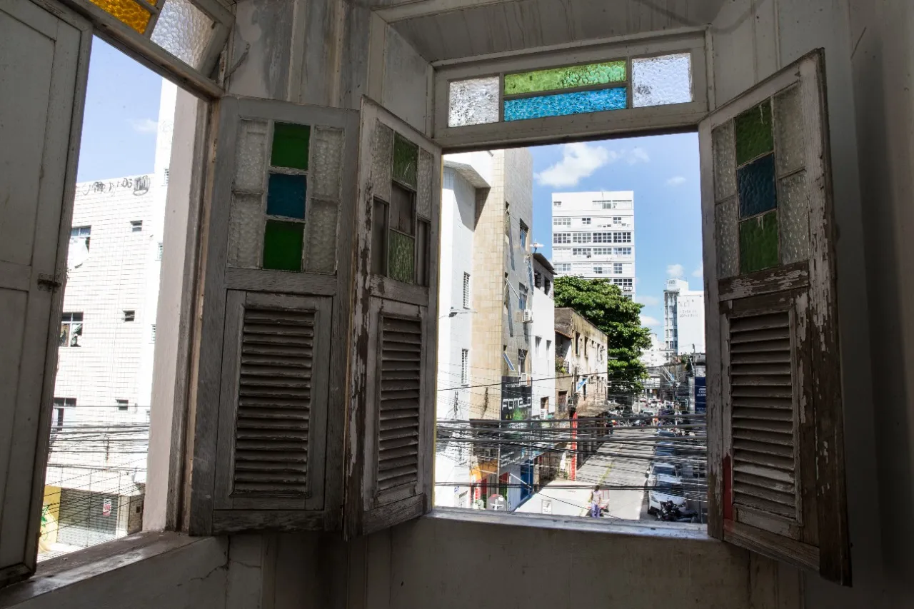Janelas serão restauradas mantendo características originais