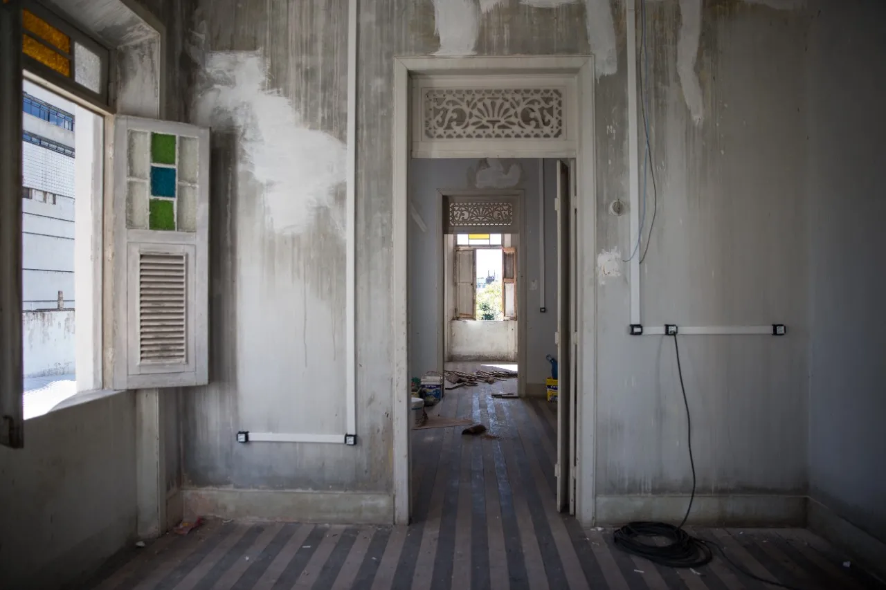 Quarto principal da casa, que possivelmente pertencia ao casal de proprietários, será sala administrativa do centro cultural