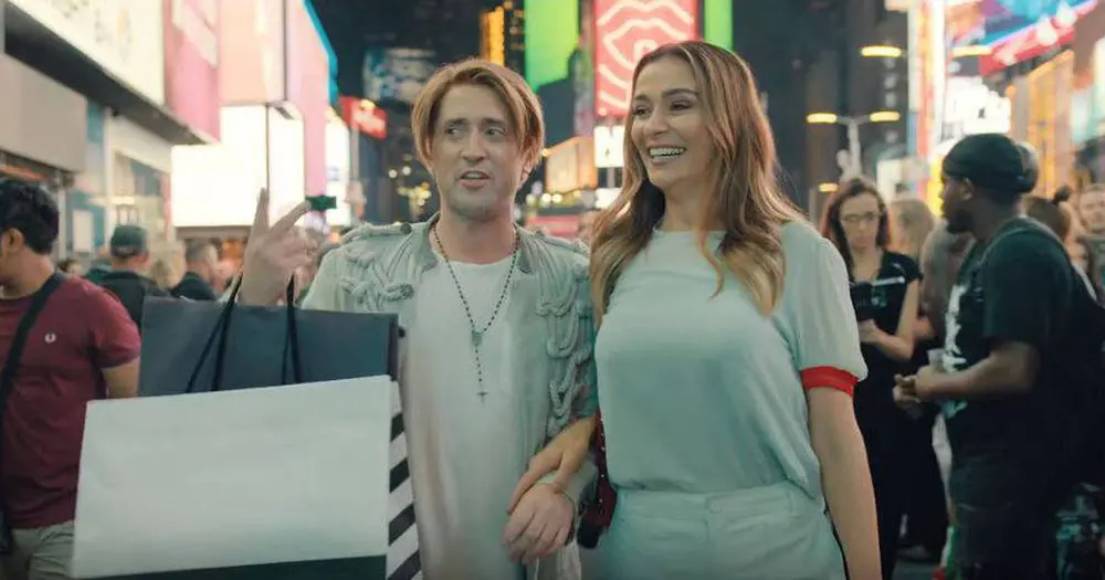 Cena do filme Os Homens São de Marte... E É pra Lá que Eu Vou!, com Paulo Gustavo e Monica Martelli.