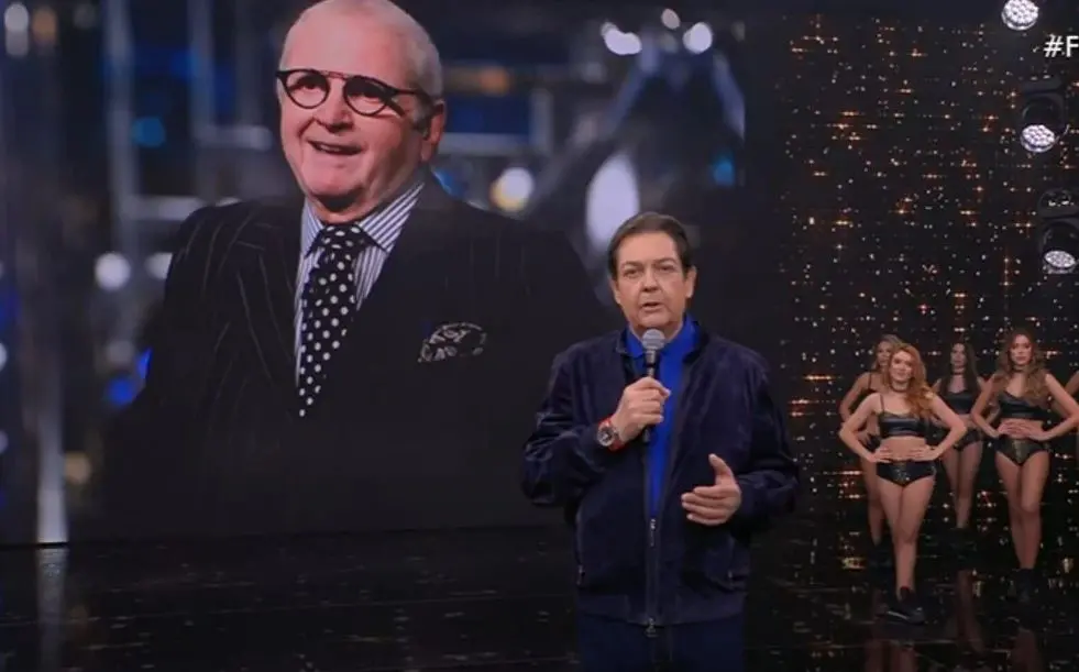 fausta presta homenagem a Jô Soares