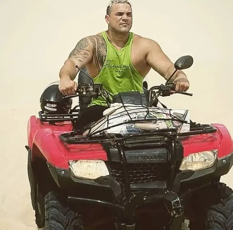 Vanderlei Bambam em moto