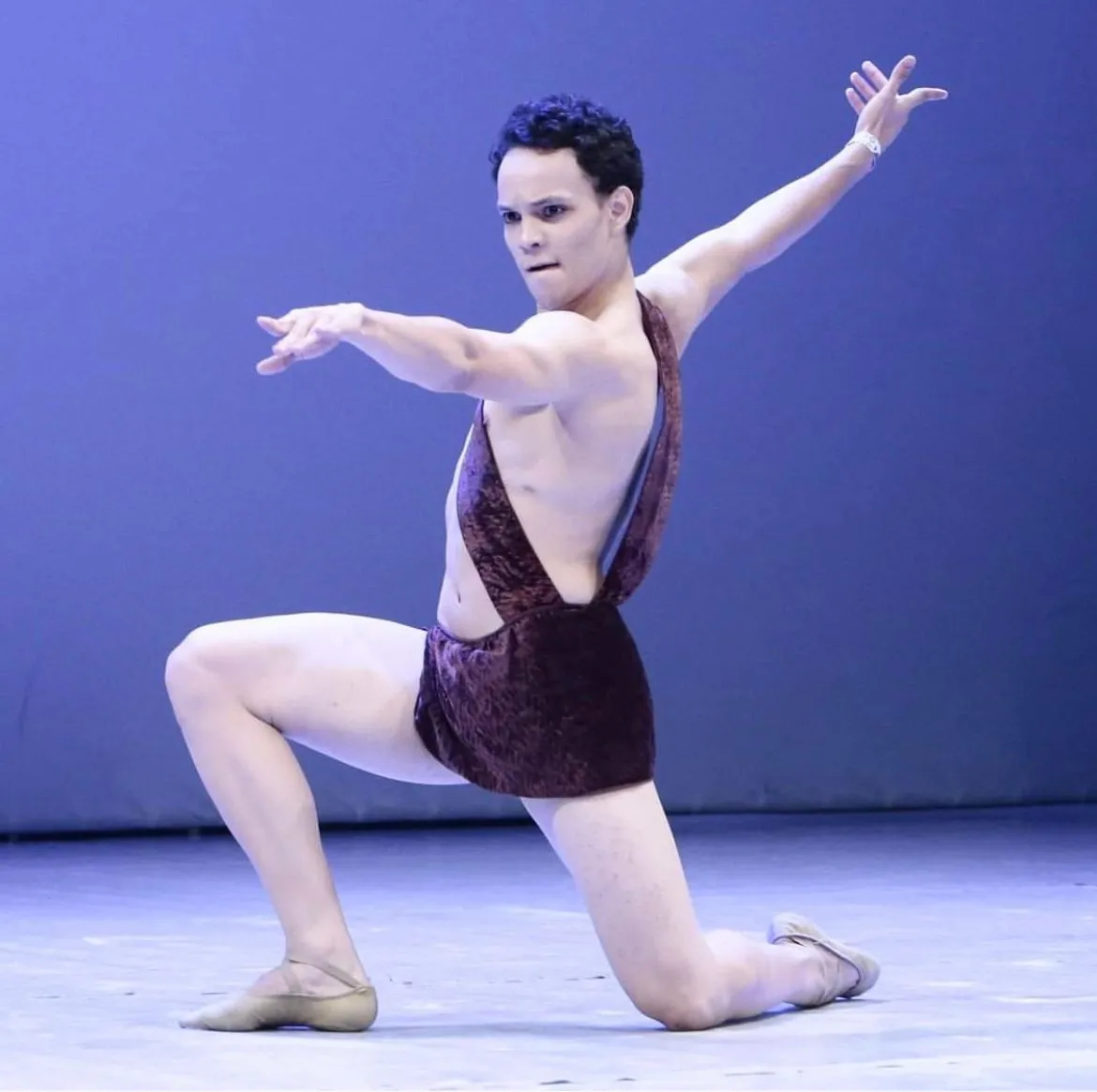 Para o bailarino, o contrato é a realização de um sonho