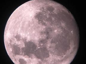 Astrofotografia da Lua tirada por meio do telescópio Miriane (10/08/2022)