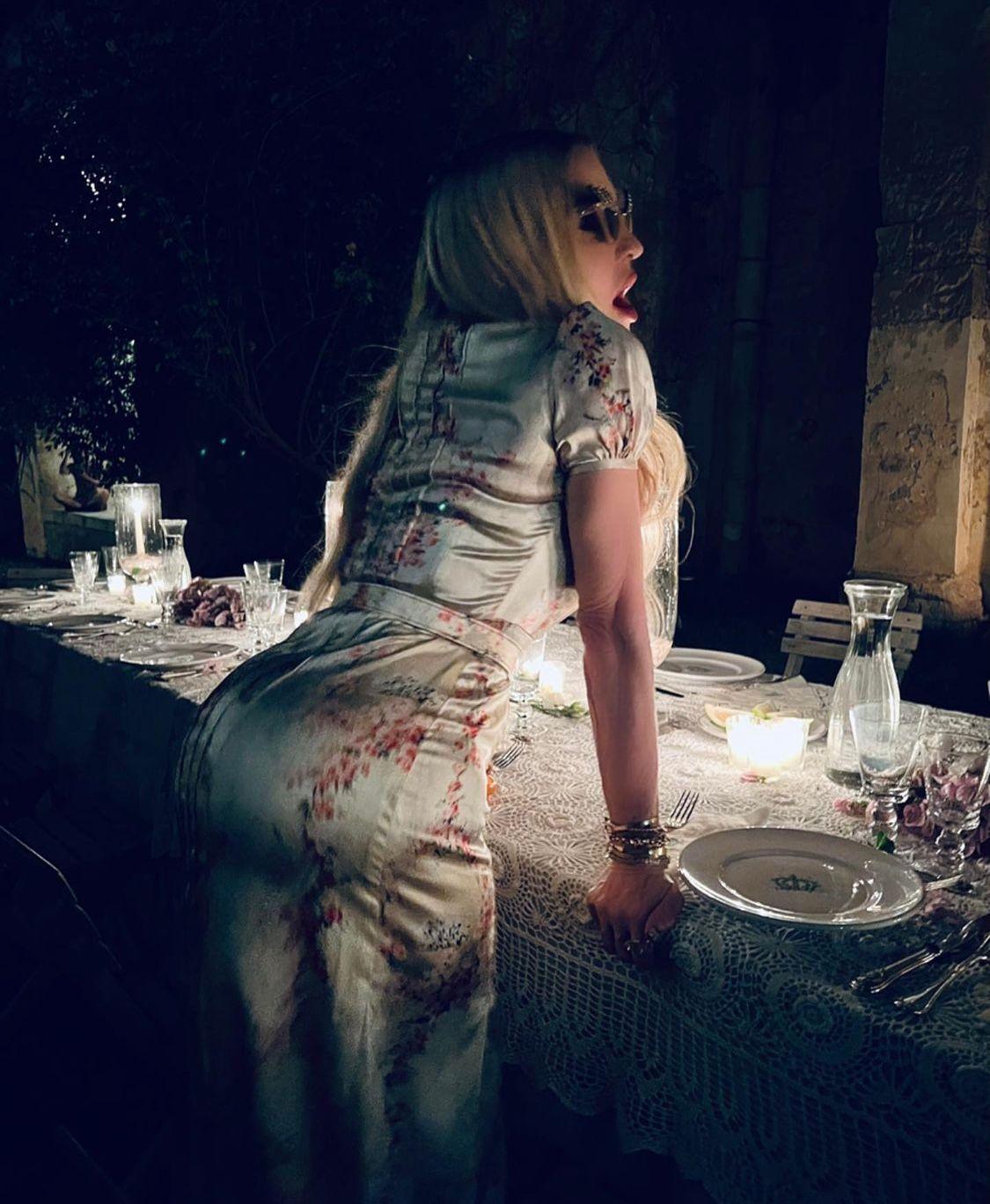 Madonna na mesa