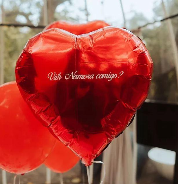 balão personalizado de pedido de namoro de Viih Tube e Eliezer