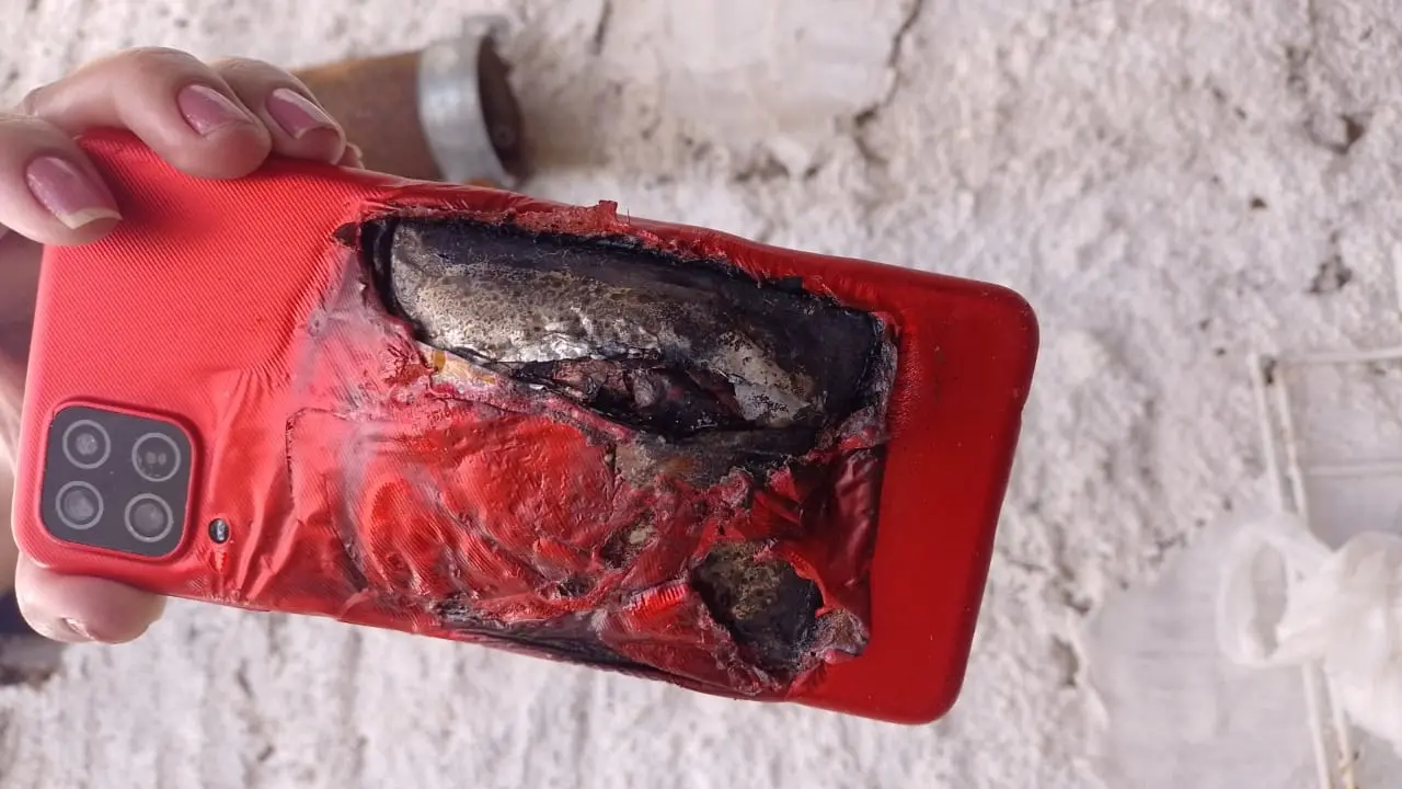 Traseira de celular que explodiu em Quiterianópolis