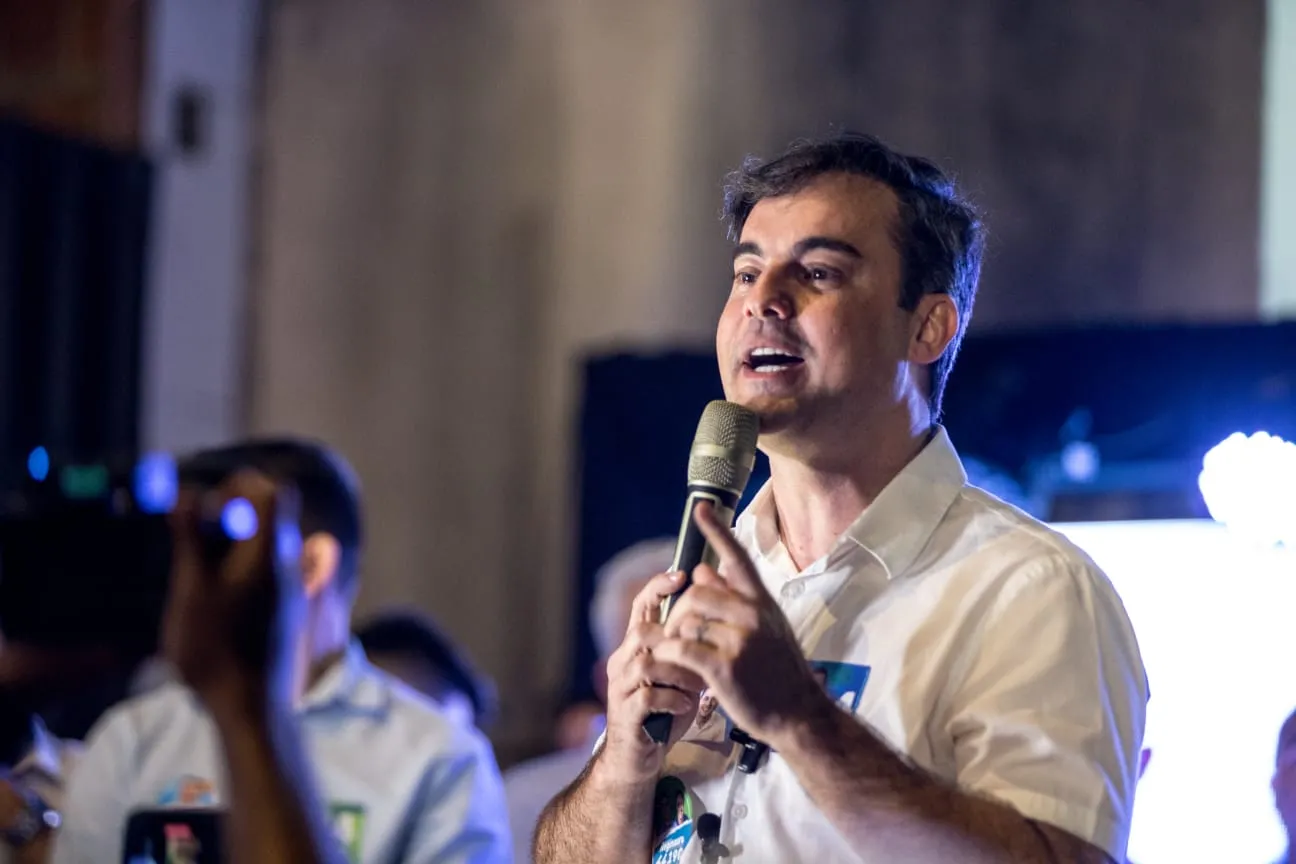 Wagner defendeu a criação de um programa de distribuição de renda mínima a nível estadual com a exigência de contrapartida das famílias, como a comprovação da frequência escolar
