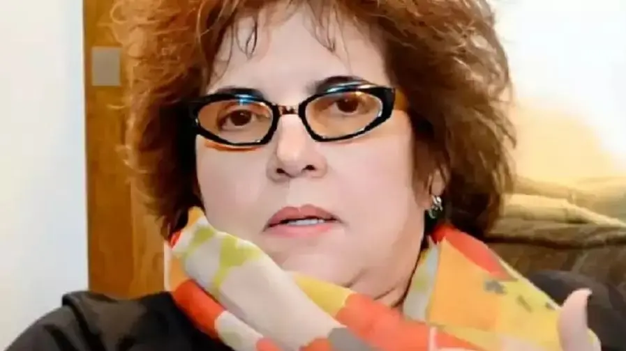 Lúcia Alves está internada