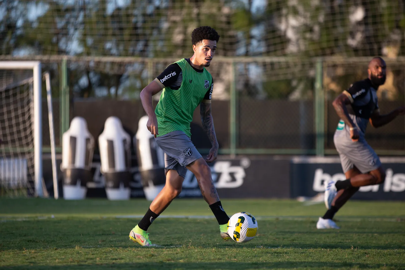 Meia Léo Rafael vai defender o Ferroviário na Série C do Brasileiro e Copa do Brasil