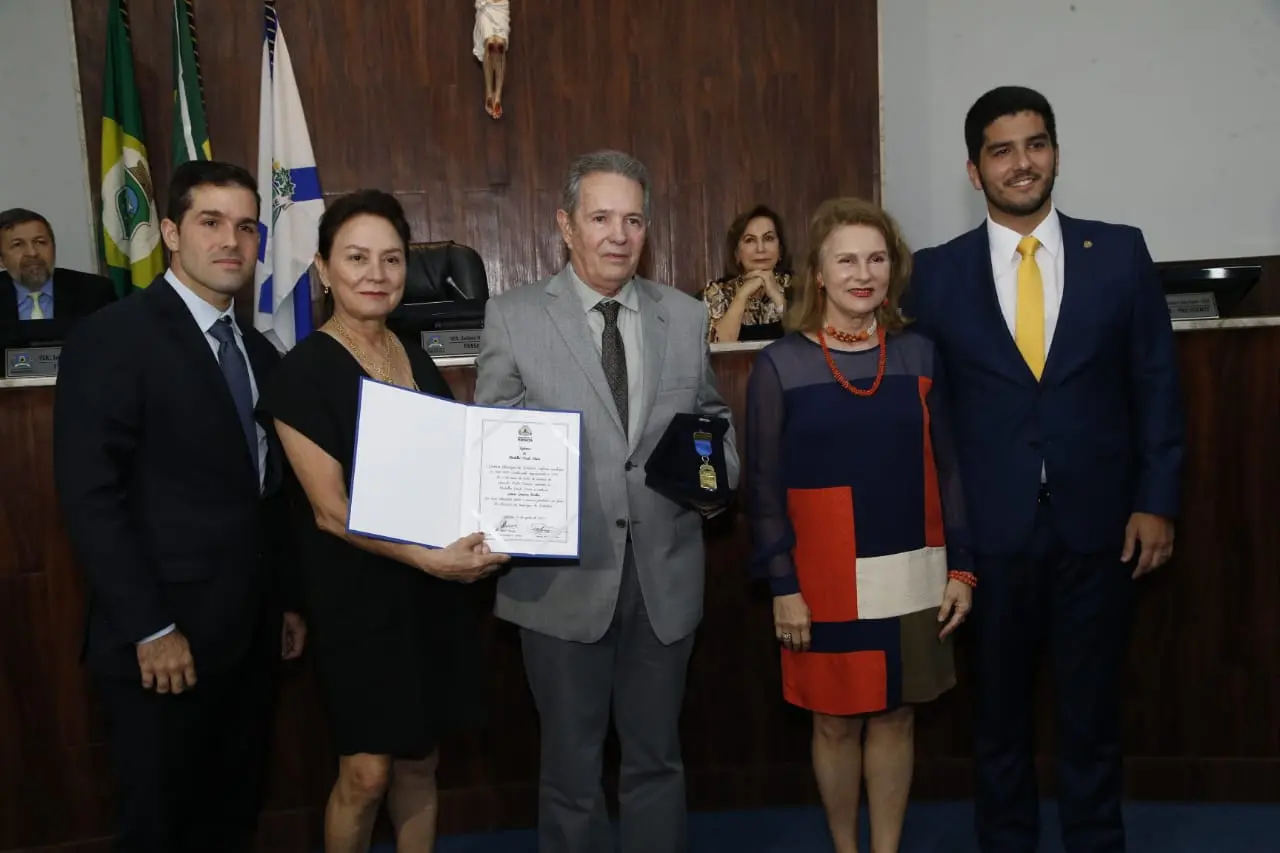 Imagem da notícia Lenise Queiroz Rocha, presidente da Fundação Edson Queiroz, é homenageada com a Medalha Paulo Freire