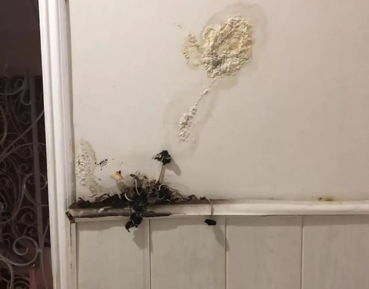 Parede com infiltração no imóvel