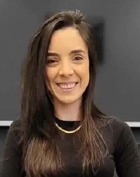 Andréa Dourado Costa é mestra em Direito Constitucional. Advogada e docente do Curso de Direito do UniFanor Wyden