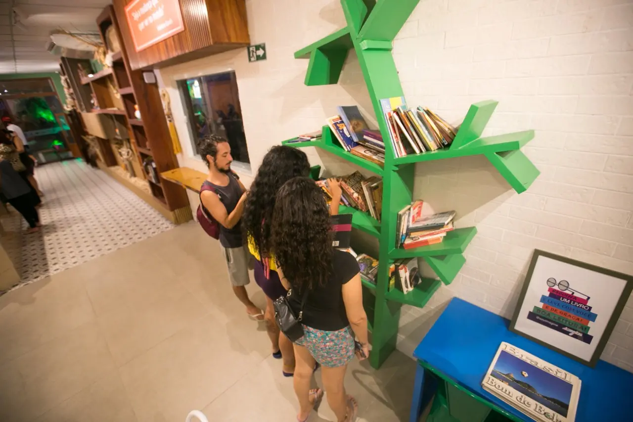 Incentivo à leitura e doação de livros