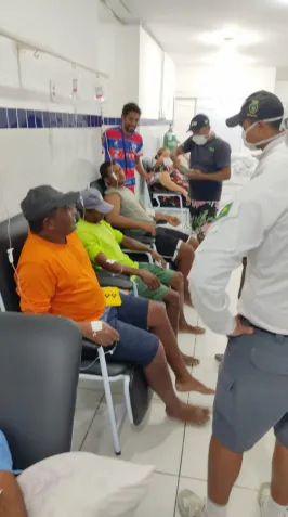 Os três pescadores foram levados para unidade de saúde de Beberibe