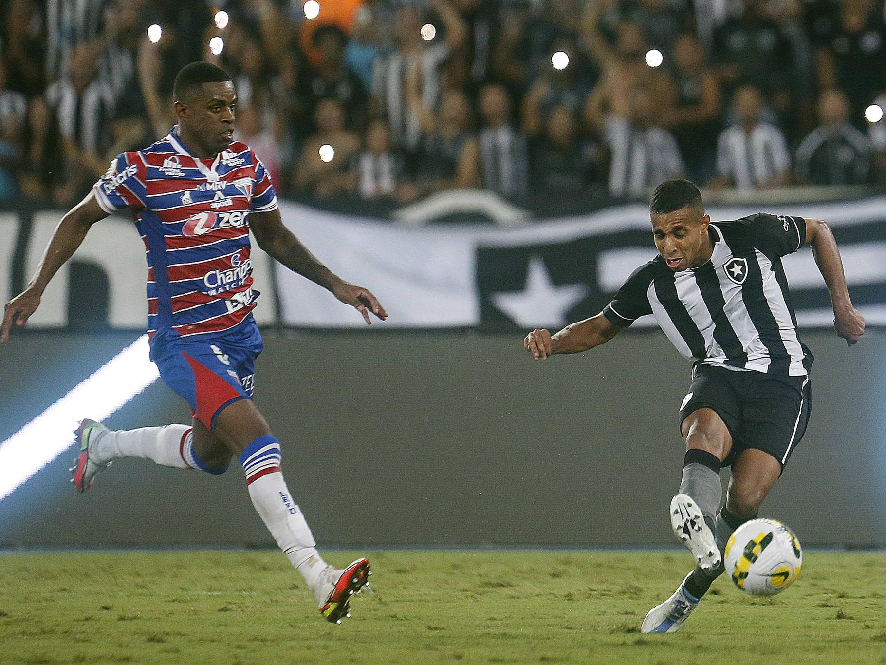 Escalação do Botafogo: time, dúvidas e desfalques contra o Fortaleza