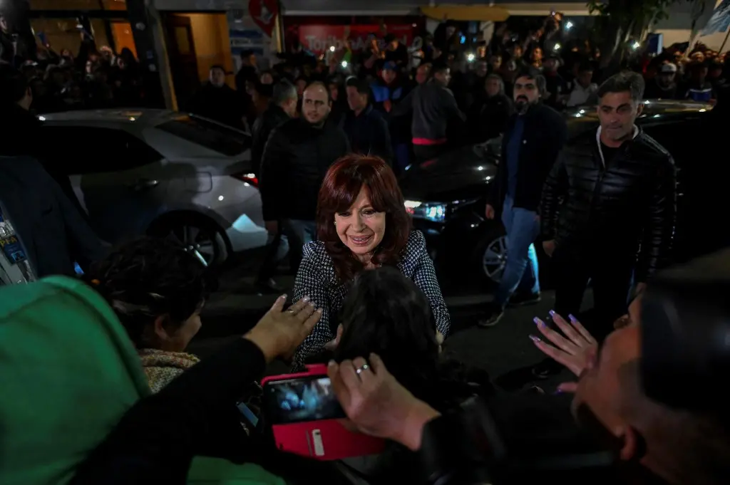 Cristina Kirchner, vice-presidente da Argentina, minutos antes de ser alvo de um ataque