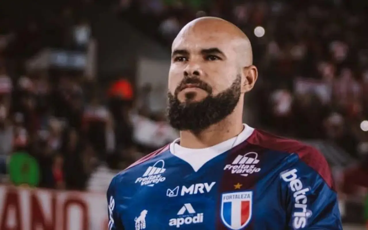 Zé Welison em ação pelo Fortaleza