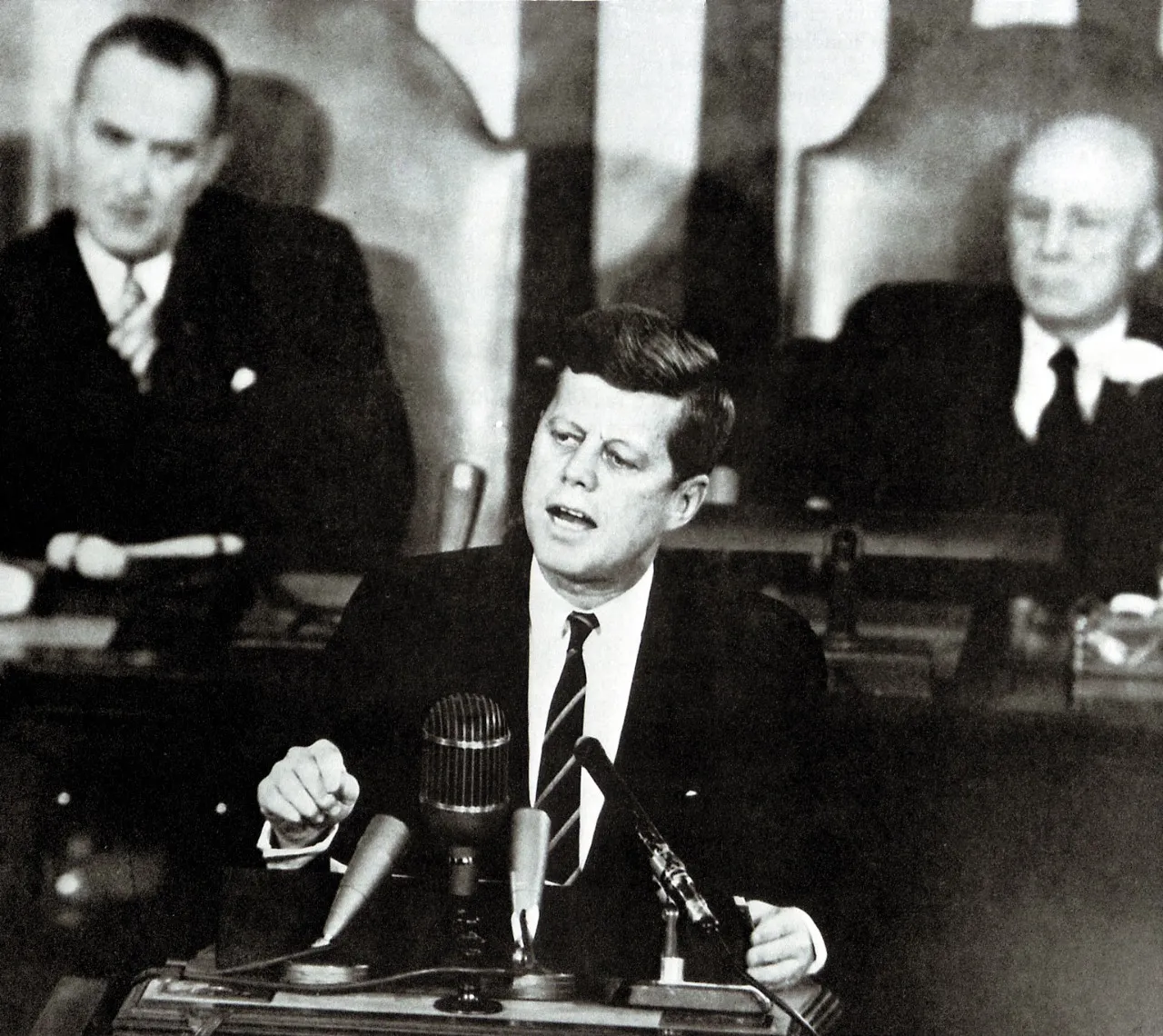 O presidente dos EUA, John Fitzgerald Kennedy, fazendo seu primeiro discurso no Congresso em Washington em 30 de janeiro