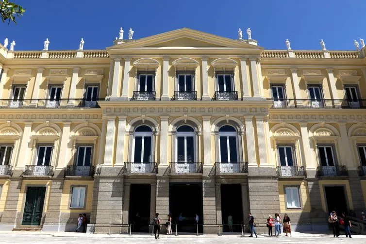 Museu Nacional apresenta nova fachada