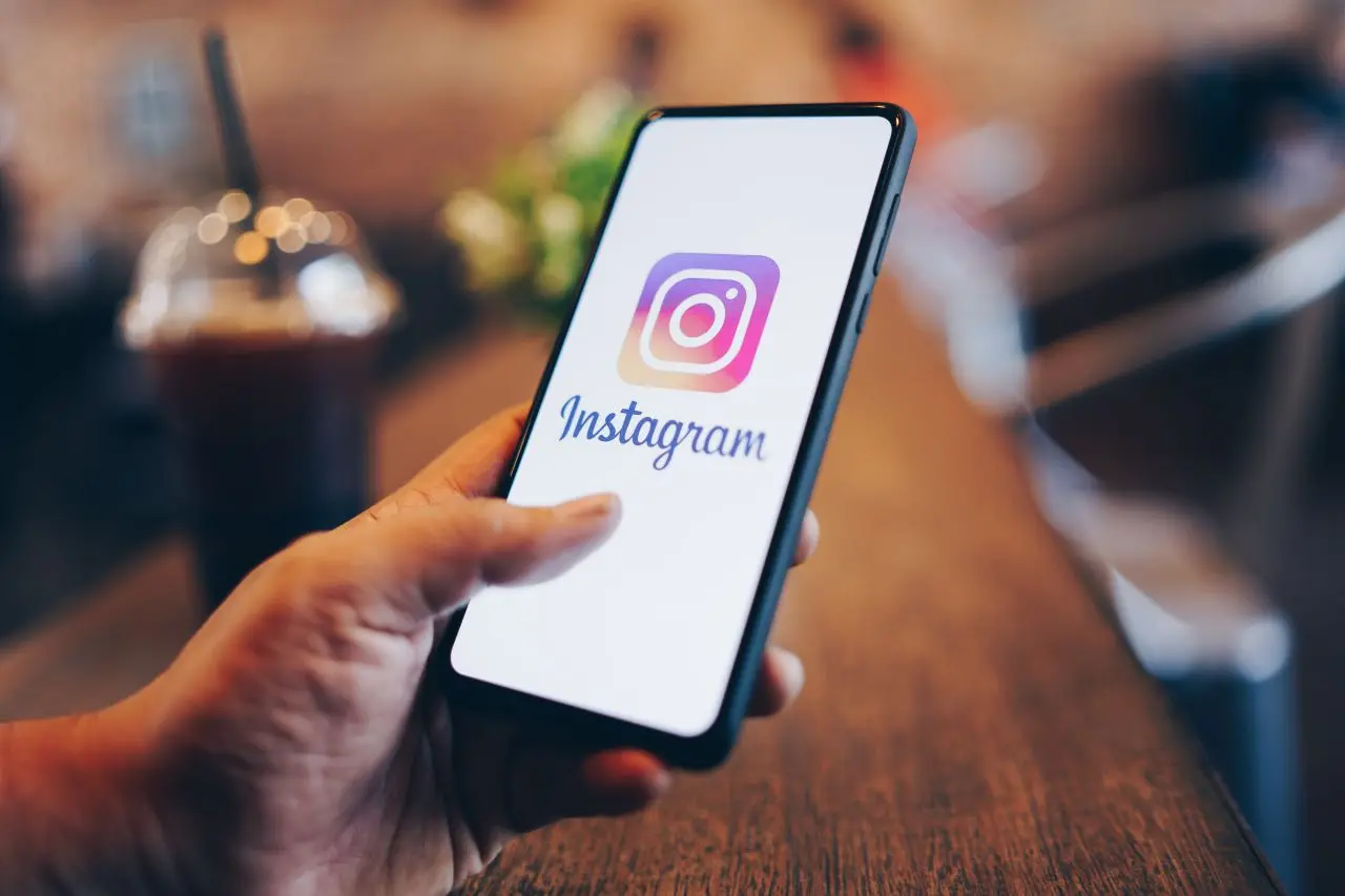 Imagem da notícia: Instagram é multado em 405 milhões de euros por violação de privacidade na União Europeia