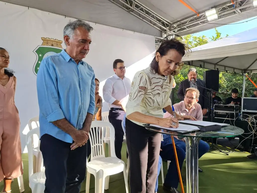 Governadora Izolda Cela assina decreto que cria a Área de Proteção Ambiental (APA) da Lagoa da Precabura