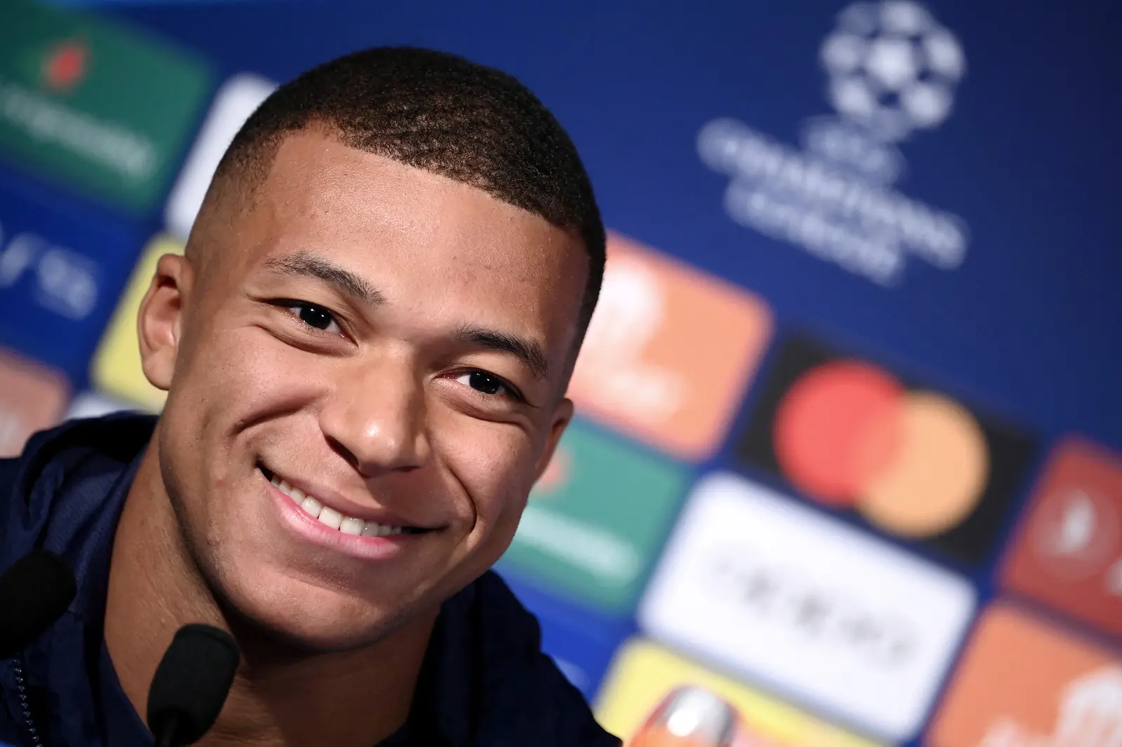 Imagem da notícia: Mbappé revela conversa com presidente da França sobre PSG e fala em carinho pelo Real Madrid