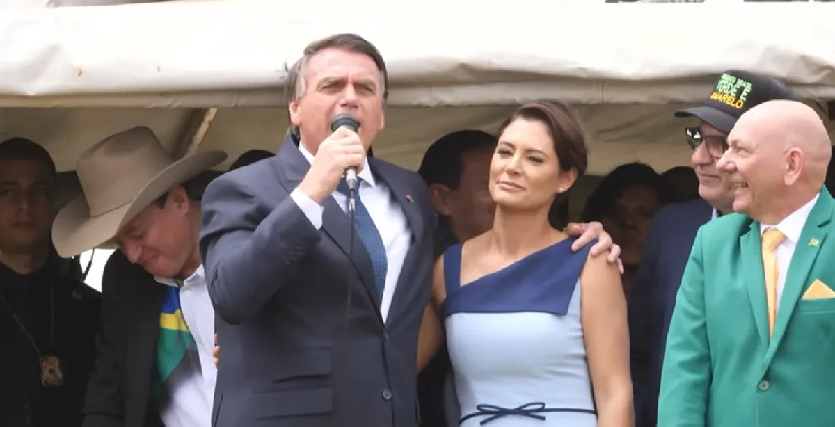 O presidente participou do desfile militar em celebração à Independência do Brasil