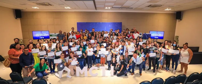 Encontro reuniu estudantes beneficiados com bolsa científica