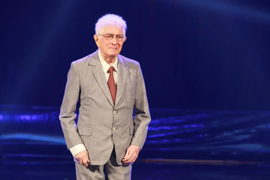 Arquiteto José Liberal de Castro recebendo homenagem no troféu Sereia de Ouro, em 2017