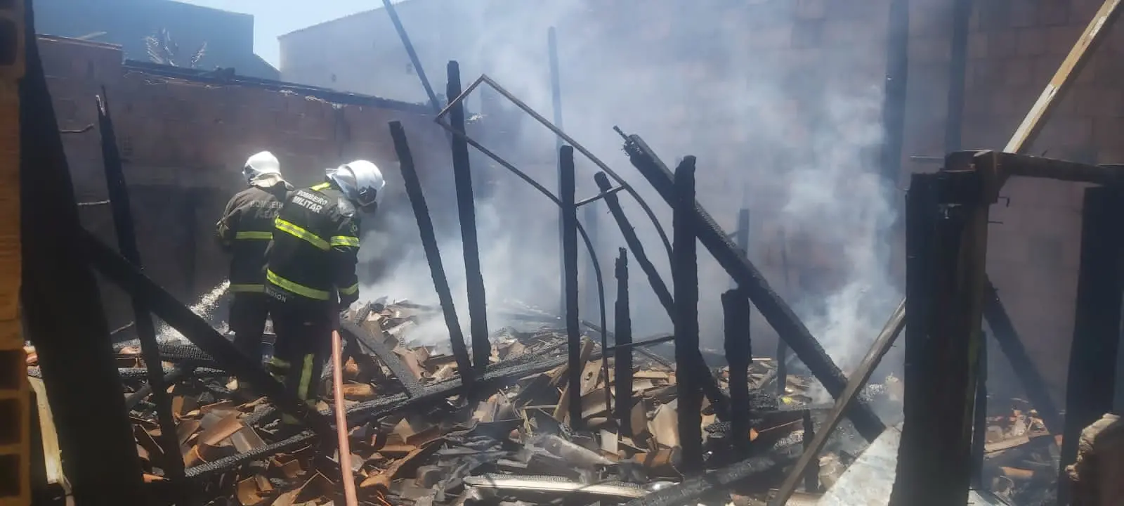 fogo na praia do futuro