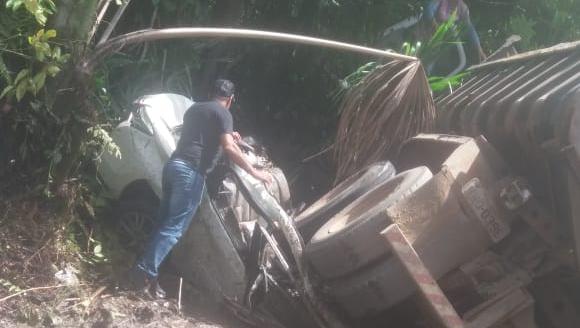 Carro é esmagado por caminhão em rodovia do Pará e mata cearense