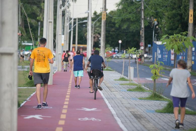 Empinar/pedalar de forma agressiva: multa e recolhimento da bike 