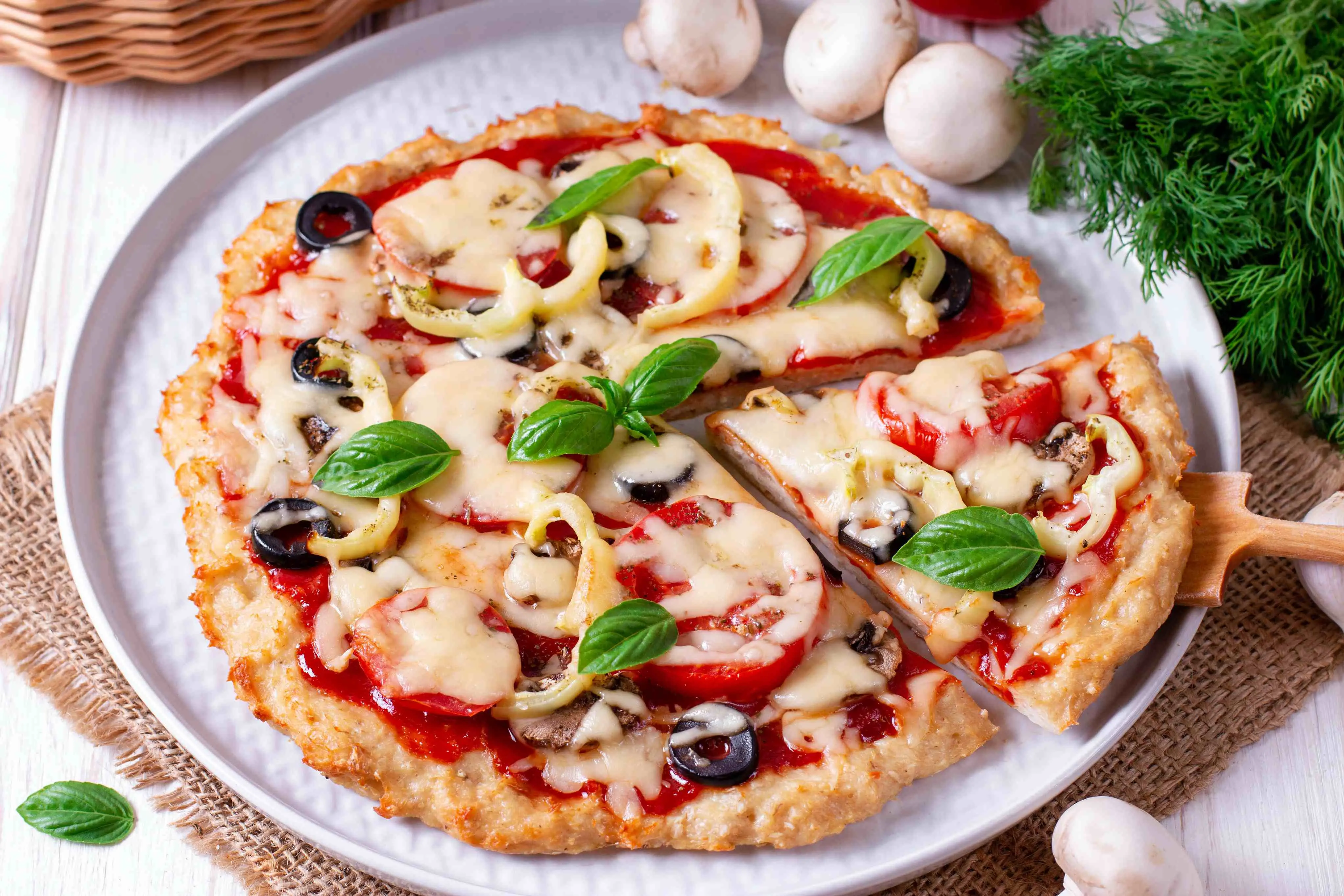 Pizza com molho de tomate