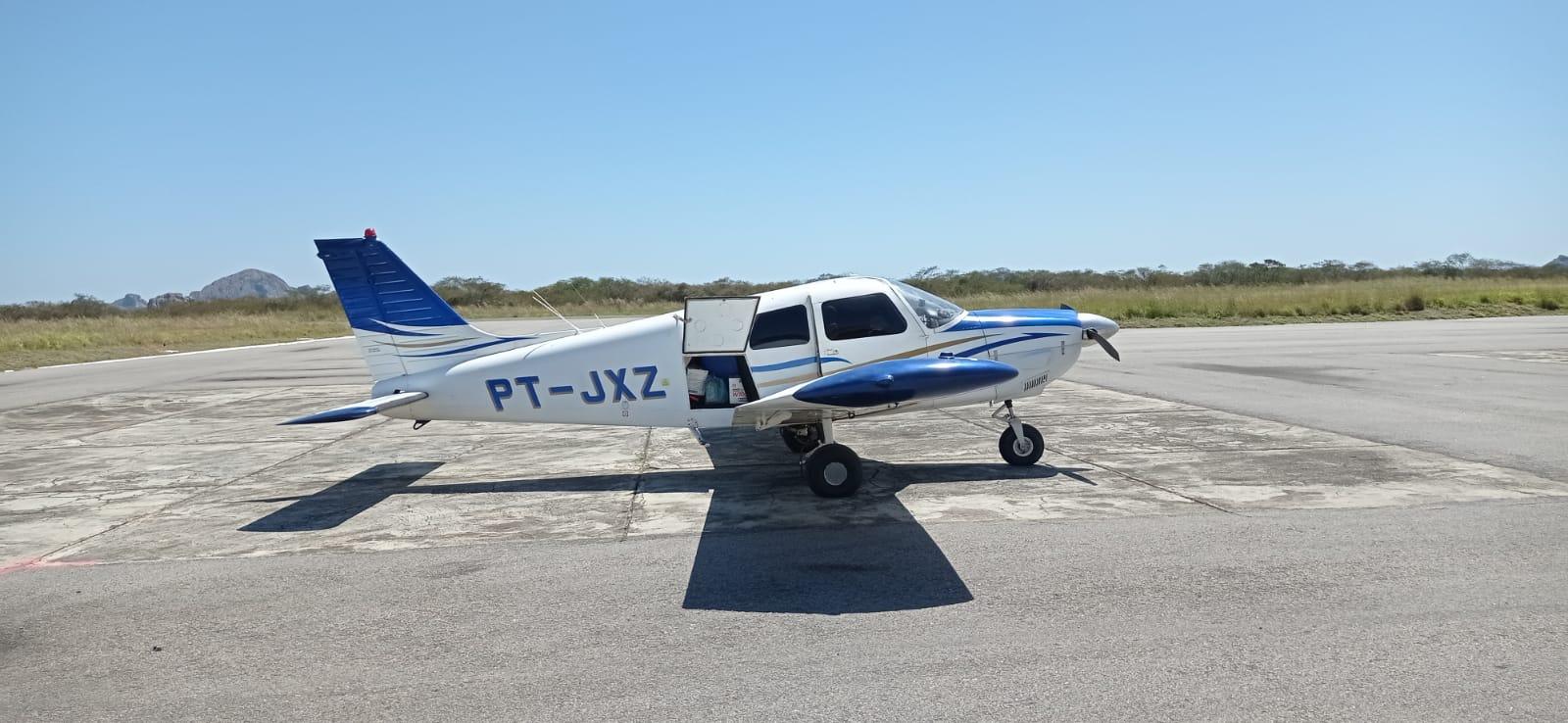 Avião monomotor Piper Aircraft, modelo PA 28-235, prefixo PT-JXZ, fabricado em 1974, foi apreendido pela polícia cearense