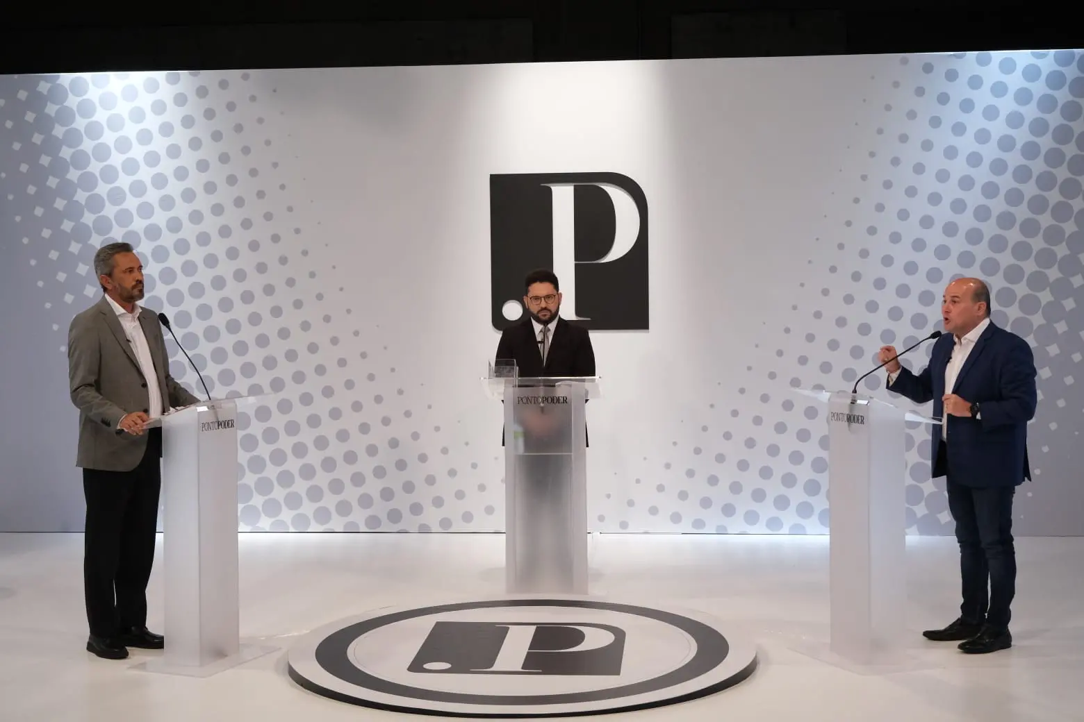 Elmano de Freitas saiu em defesa dos Governos Izolda e Camilo