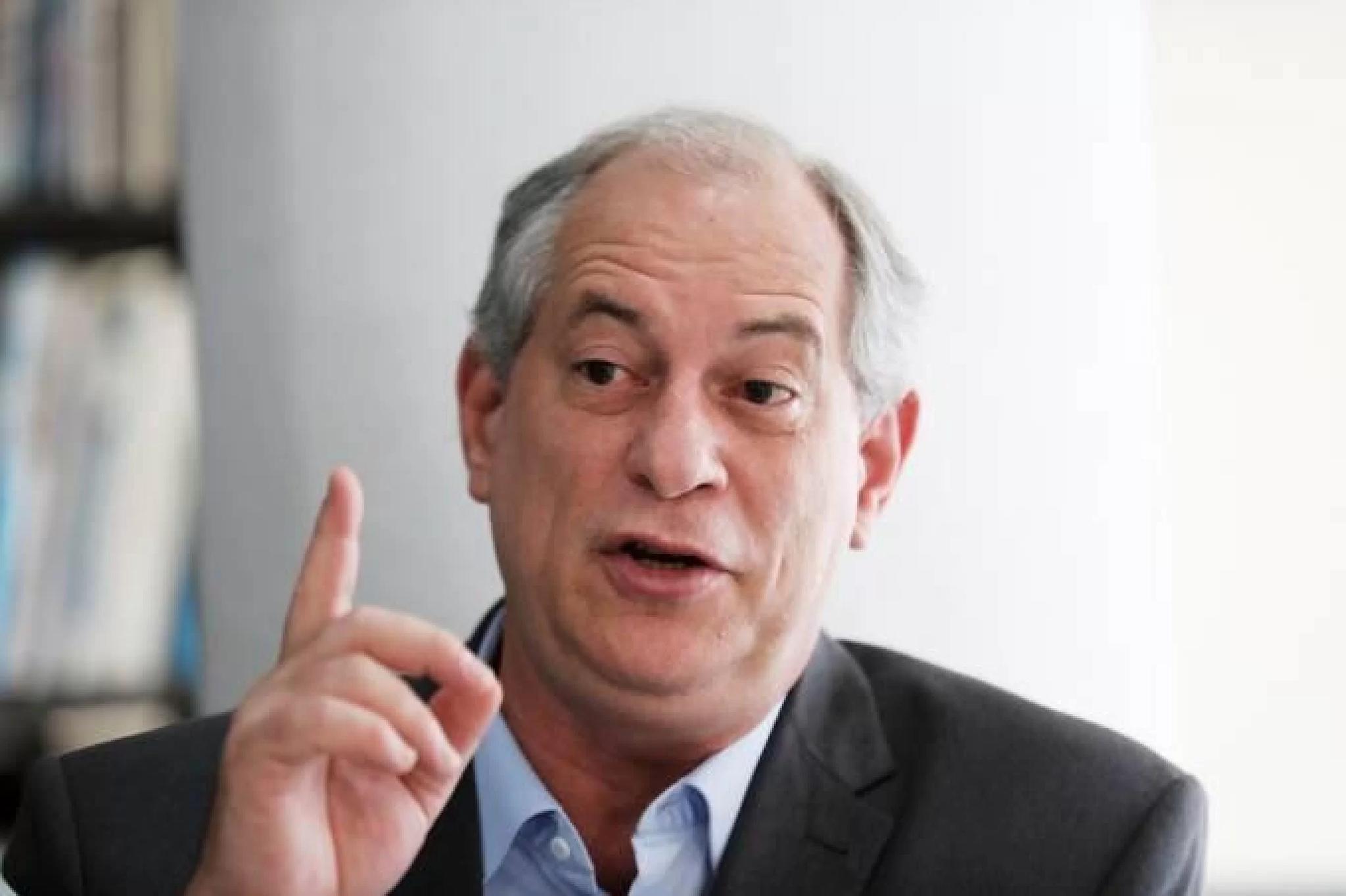 Ciro Gomes critica troca de voto de Caetano e Tico Santa Cruz j