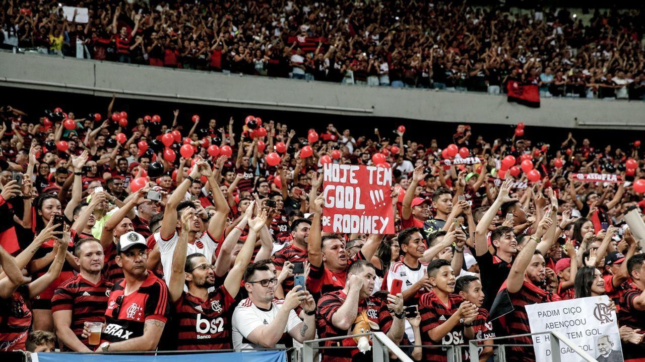 Torcida do Flamengo na Arena Castelão