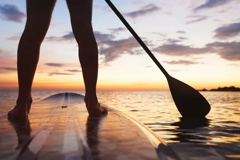 Diversas escolas de Fortaleza oferecem aulas e alugueis de Stand Up Paddle